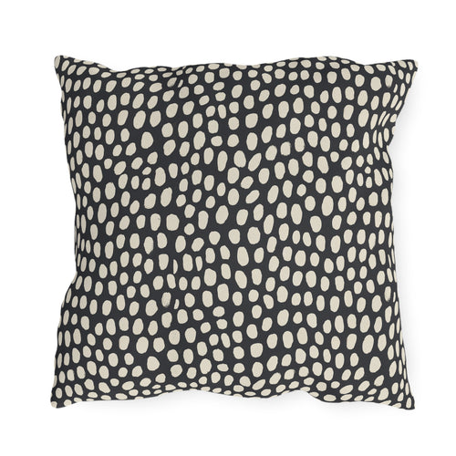 P81 Outdoor Pillow